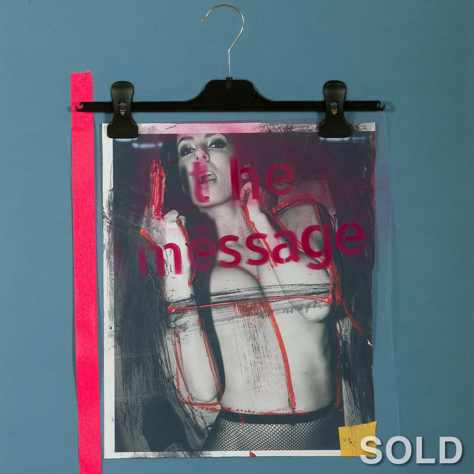 Message-On-A-Kleiderbügeltif